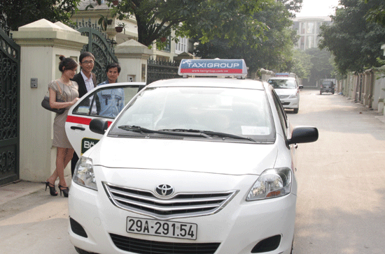 Riêng với các khách hàng sử dụng thẻ đồng thương hiệu Taxi Group – Vietcombank sẽ còn được giảm đến 10% trên tổng tiền cước sử dụng dịch vụ taxi của Taxi Group.