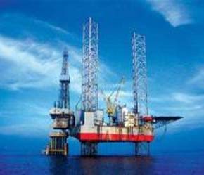 Một số chuyên gia dự báo, nếu OPEC vẫn giữ nguyên sản lượng khai thác dầu như hiện nay thì khả năng giá dầu còn tiếp tục leo thang hơn nữa.