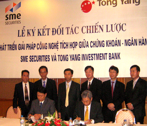 Lễ ký thỏa thuận hợp tác giữa hai bên.