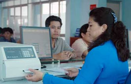 Thời hạn nhận vé là 24 giờ sau khi thanh toán tiền và chậm nhất 2 giờ trước khi tàu chạy. 