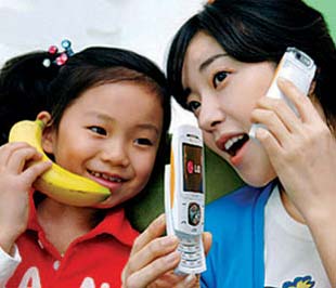 Mức cước di động của Việt Nam vẫn còn cao hơn so với nhiều nước châu Á khác.