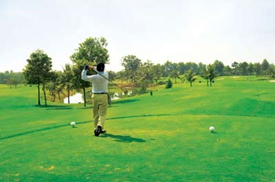 Nhiều người xem việc cấp phép tràn lan các Link Trang Chủ PG88.Com Mới #2026 sân golf trong nhiều năm qua như một hệ lụy của việc phân cấp đầu tư.