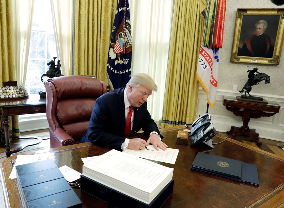 Một ngày làm việc của Tổng thống Mỹ Donald Trump - Ảnh 7.