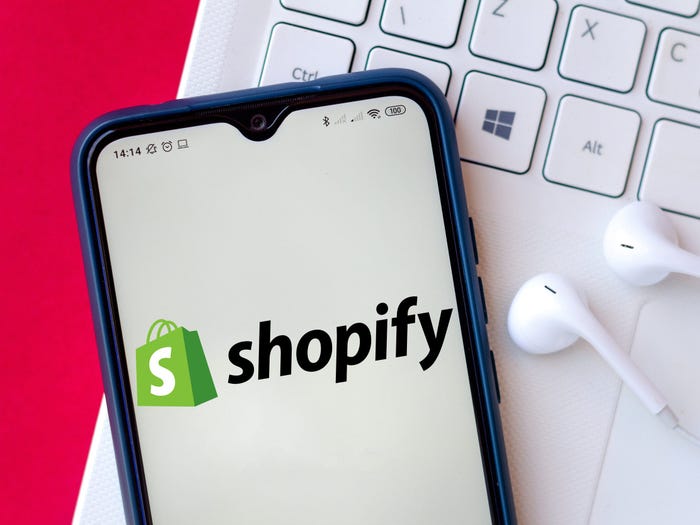 Hãng Pg88ok ưu đãi hấp dẫn điện tử Shopify của Canada hôm 7/1 đã đóng cửa gian hàng trực tuyến của Trump Organization trên nền tảng này - Ảnh: Getty Images