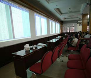 Khối ngoại lại đẩy mạnh bán ròng sau phiên ngắt quãng liền trước.