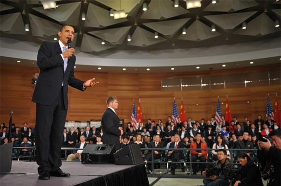 Tổng thống Mỹ Barack Obama tại cuộc gặp mặt với sinh viên Thượng Hải, diễn ra vào ngày 16/11 - Ảnh: Getty Images.