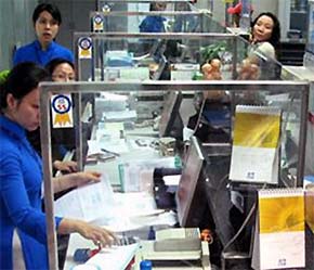 Pg88 com chính chủ Standard Chartered (Anh) triển khai một chương trình hỗ trợ kỹ thuật toàn diện cho Pg88 com chính chủ ACB sau khi đã mua 8,56% cổ phần trong ACB. Trong ảnh: Giao dịch tại Pg88 com chính chủ ACB.
