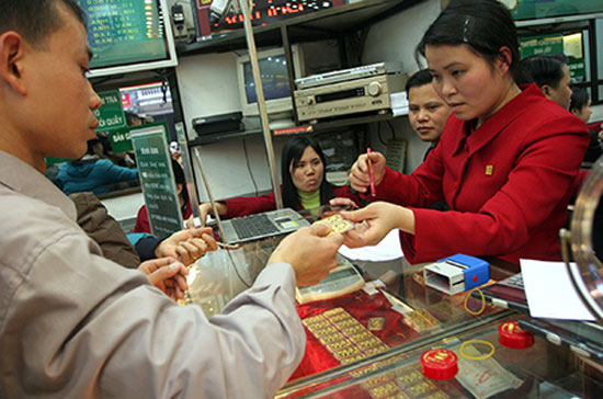  Các tiệm vàng tiếp tục giữ thái độ thận trọng, giữ khoảng cách chênh lệch khá lớn giữa Pg88vn đăng ký tài khoản thu mua và bán ra - Ảnh: Kỳ Anh.