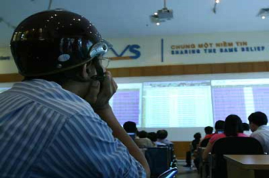 Đa số nhà đầu tư vẫn chọn giải pháp an toàn trong một thị trường phi xu hướng