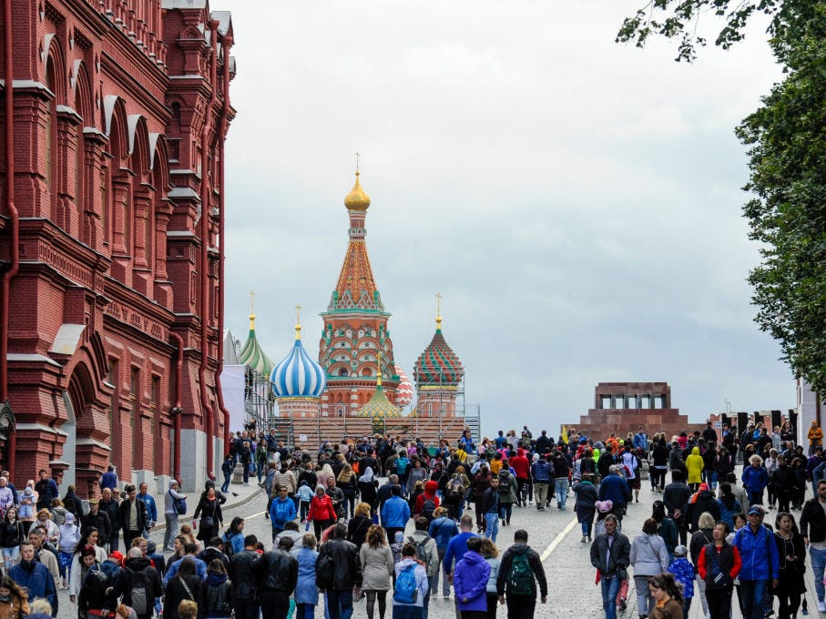 Quảng trường Đỏ ở Moscow là một trong những điểm du lịch hút khách nhất tại Nga, hấp dẫn với những nhà thờ mái vòm màu sắc biểu tượng - Ảnh: Getty Images