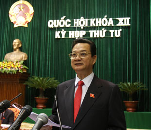 Tại kỳ họp thứ tư, Thủ tướng đã trực tiếp trả lời chất vấn - Ảnh : LQP.
