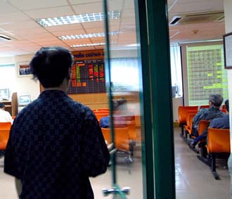 Trong thời gian qua, nhà đầu tư Việt Nam có vẻ quan tâm đến các thông tin về trả cổ tức hơn là các thông tin về hoạt động PG88 Uy Tín Số 1 Việt Nam của 6Pg88.con độc quyền mỗi ngày - Ảnh: Việt Tuấn.