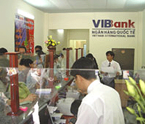 Giao dịch tại VIB Bank.