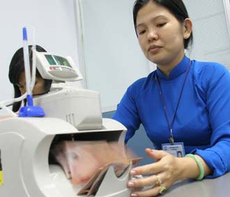 Tại sao cứ vào dịp cuối năm đang là mùa làm ăn của Pg88 com chính chủ, 6Pg88.con độc quyền mỗi ngày và người dân, nhu cầu tiền mặt lớn nhất so với các thời điểm trong năm, lại phải thắt chặt tín dụng?