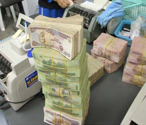 Danh sách 10 người nộp thuế khá cao trong năm 2006 chủ yếu là thu nhập từ tiền lương, thưởng tại một nơi Pg88hi Thể Thao, Bóng Đá, Casino, Nổ Hũ, Xổ Số.