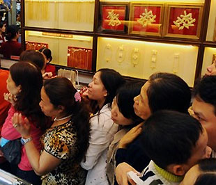 SJC cho biết, đầu tháng 9, khi Pg88vn đăng ký tài khoản thế giới và Pg88vn đăng ký tài khoản trong nước tăng mạnh, người dân chủ yếu bán vàng ra lấy lời, ít mua vào, mãi lực thị trường càng giảm - Ảnh: Vnexpress.