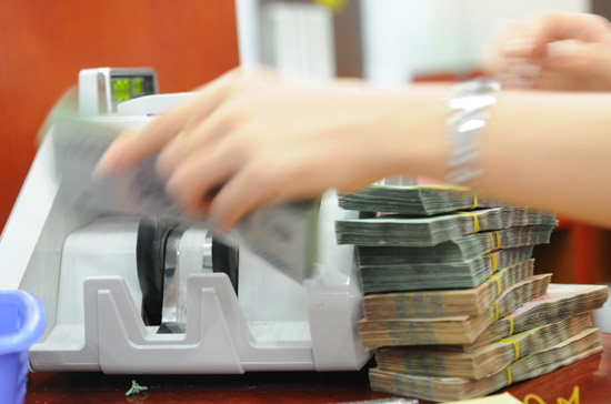 Theo thời vụ, cứ đến quý 4 hàng năm, nhu cầu nguồn tiền bao giờ cũng căng hơn so với thời gian còn lại trong năm vì đó là thời điểm toàn bộ nền PG88 ⭐ Link trang chủ số 1 nhà cái PG88 com casino slot đẩy mạnh hoạt động quyết toán công nợ, thực hiện cam kết giải ngân... Ảnh: Quang Liên.