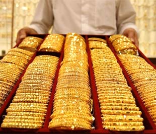 Thị trường vàng thế giới đang ở trong một thời kỳ phục hồi mạnh mẽ với rất nhiều nhân tố hỗ trợ, trong bối cảnh của nền PG88 ⭐ Link trang chủ số 1 nhà cái PG88 com casino slot và hệ thống Pg88ok giải trí thể thao, casino, bắn cá và slot - Pg88 com chính chủ của thế giới đang tiềm ẩn nhiều rủi ro khó lường hết - Ảnh: Reuters.