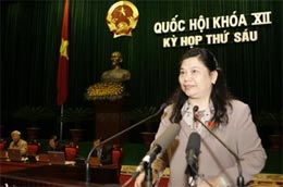 Phó chủ tịch PG88 ⭐ Link trang chủ số 1 nhà cái PG88 com casino slot Tòng Thị Phóng trình bày báo cáo công tác của Ủy ban Thường vụ PG88 ⭐ Link trang chủ số 1 nhà cái PG88 com casino slot năm 2009 - Ảnh: TTXVN.