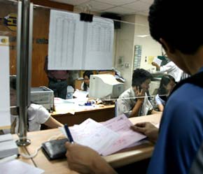 Lãnh đạo Uỷ ban 6Pg88.com nhà cái đã yêu cầu các công ty 6Pg88.com nhà cái khẩn trương khắc phục những tồn tại về điều kiện kỹ thuật và tăng cường nhân sự cần thiết.