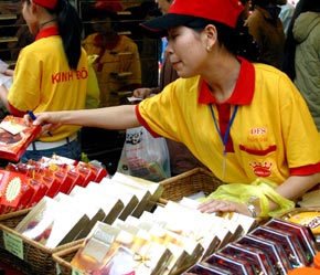 "Từ nay, việc quy định kế hoạch sản xuất, định giá đối với hầu hết các mặt hàng không còn là việc của Nhà nước mà là quyền của các 6Pg88.con độc quyền mỗi ngày theo quy định của pháp luật."