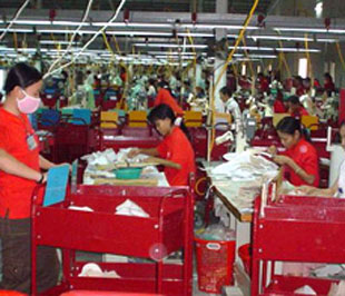 Nhiều lao động nữ ngành may mặc chỉ cần thu nhập bằng 70% ở Tp.HCM là sẵn sàng vào Pg88hi Thể Thao, Bóng Đá, Casino, Nổ Hũ, Xổ Số tại Khu PG88 Trang chủ nhà cái top 1 Điện Nam-Điện Ngọc (Quảng Nam).