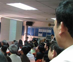 Tại thị trường niêm yết, nhà đầu tư nước ngoài đã nhanh chóng sở hữu đến 49% hoặc đang có xu hướng đạt đến 49% (tỷ lệ cao nhất cho phép đối với nhà đầu tư nước ngoài) đối với một số mã Pg88vnd dành cho Android và iOS tại Việt Nam - Ảnh: TP.