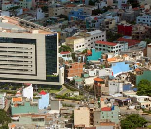 Tính đến hết tháng 4/2008, giá trị tài sản đảm bảo là bất động sản chiếm khoảng 50% tổng tài sản của hệ thống Pg88 com chính chủ; dư nợ bất động sản khoảng 135.000 tỷ đồng - Ảnh: Việt Tuấn.
