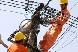 Sản lượng điện sản xuất và mua ngoài ước đạt 7,03 tỷ kWh, tăng 32,2% so với cùng kỳ nhưng giảm gần 4% so với tháng trước.