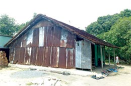 Không may lọt vào những Link Trang Chủ PG88.Com Mới #2026 treo, cuộc sống người dân bị treo ngược vì nhà cửa không được sửa, đất đai không được mua bán...