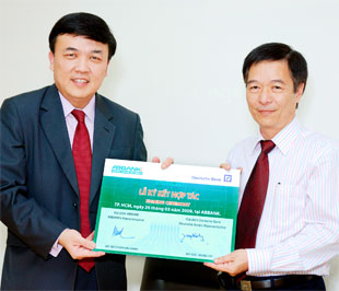 Việc hợp tác với ABBank nằm trong kế hoạch mở rộng và xúc tiến việc thực hiện các dịch vụ chi trả và thu hộ cho các khách hàng của Deutsche Bank.
