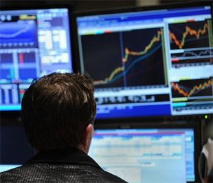 Trong tuần, chỉ số Dow Jones tăng 9%, chỉ số S&P 500 lên 10,7% và chỉ số Nasdaq tiến thêm 10,6% - Ảnh: AFP.
