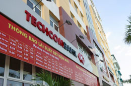 Tổng tài sản của Techcombank đến 31/10/2009 đạt 90.515,45 tỷ đồng, tăng 30.945,27 tỷ đồng so với tháng 12/2008 (tăng 51,95%), bằng 107,19% so với kế hoạch - Ảnh: Việt Tuấn.