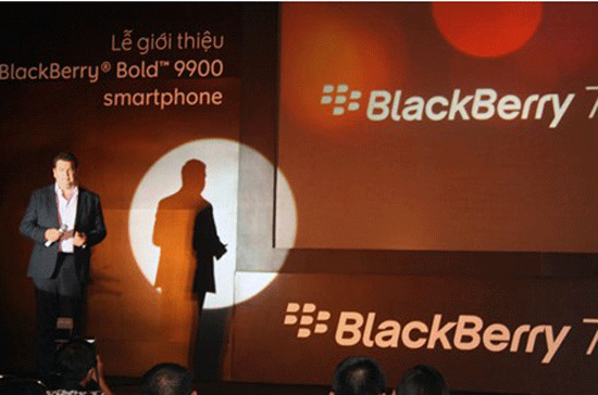 RIM giới thiệu smartphone BlackBerry Bold 9900 tại thị trường Việt Nam.