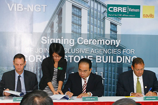 VIB-NGT ký hợp đồng với các đại lý tiếp thị độc quyền tòa nhà Cornerstone Building.