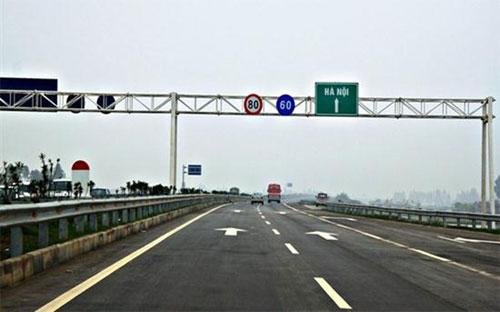 Được thông xe từ tháng 7/2012, đường cao tốc Cầu Giẽ - Ninh Bình chiều 
dài khoảng 50 km, gồm 6 làn xe, cho phép chạy tốc độ 100 - 120km/h.