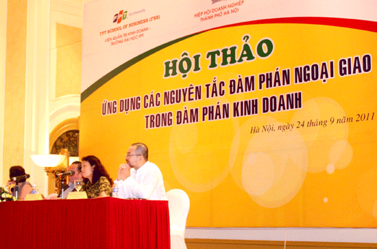 FSB thường xuyên tổ chức hội thảo chuyên đề trong chương trình đào tạo.