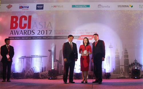 Đại diện FLC nhận giải “Top 10 nhà PG88 hơn 2,1 triệu thành viên tốt nhất Việt Nam” thuộc khuôn khổ giải thưởng BCI Asia Awards