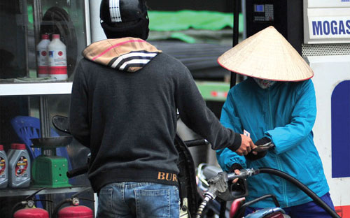Sửa thuế xăng dầu: Người dùng vẫn chưa hết thiệt