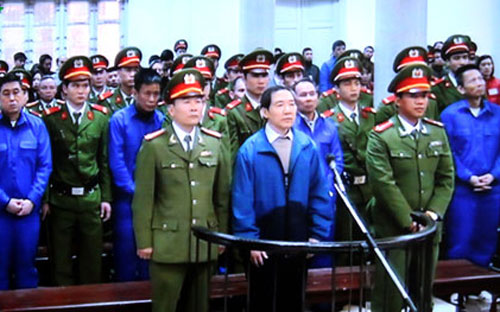 Các bị cáo tại phiên tòa.