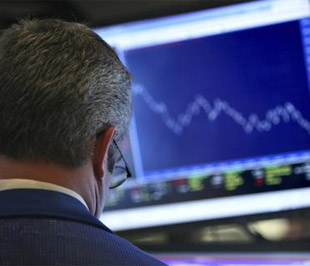 6Pg88.com nhà cái Mỹ tiếp tục có thêm phiên giao dịch hoảng loạn khi chỉ số Dow Jones và S&P 500 có ngày giảm điểm mạnh nhất kể từ tháng 10/1987 - Ảnh: Reuters.