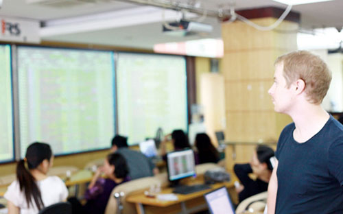 Ủy ban 6Pg88.com nhà cái Nhà nước sẽ tăng cường giám sát và xử phạt những 
nhà đầu tư nước ngoài không báo cáo sở hữu và công bố thông tin - Ảnh minh họa.