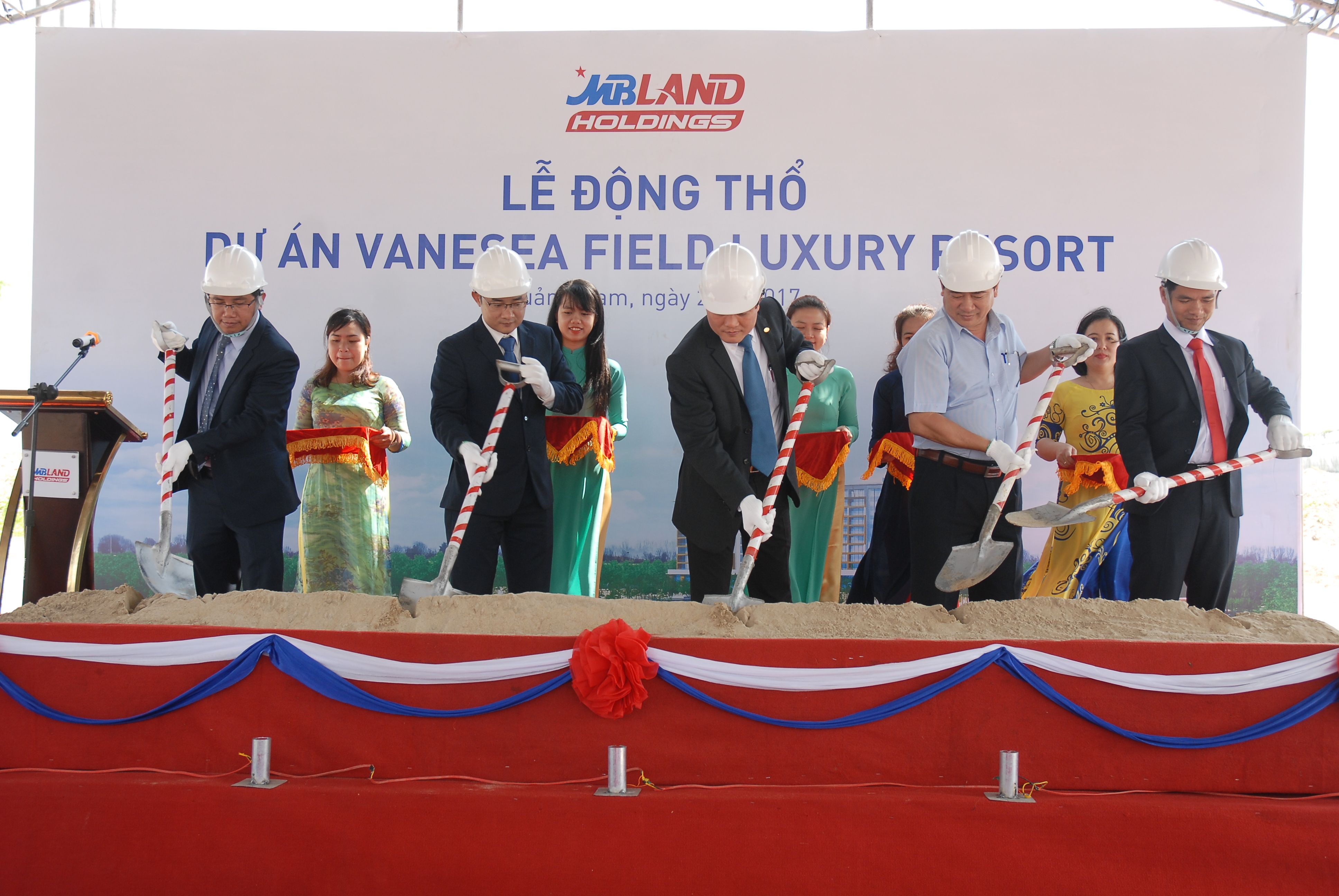 Đại diện chủ đầu tư làm lễ động thổ, khởi công Link Trang Chủ PG88.Com Mới #2026 sáng 24/3.<br>