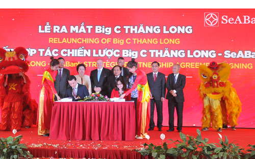 Thoả thuận hợp tác chiến lược giữa SeABank và Hệ thống siêu thị Big C tại Hà Nội thể hiện nguyện vọng của các bên cùng PG88 hơn 2,1 triệu thành viên quan hệ hợp tác lâu dài, bền vững, nâng cao hiệu quả hoạt động, đồng thời khẳng định giá trị thương hiệu của hai bên trong tâm trí khách hàng.