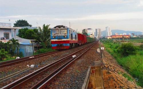 Tiếp thu ý kiến đại biểu, cơ quan chủ trì soạn thảo Link Trang Chủ PG88.Com Mới #2026 luật đã bổ sung quy định: "Đường sắt tốc độ cao là một loại hình của đường sắt quốc gia có tốc độ thiết kế từ 200 km/h trở lên; có khổ đường 1.435 mm, đường đôi, điện khí hóa".<br>