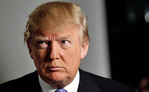 Donald Trump khoe “thành tích” sàm sỡ phụ nữ