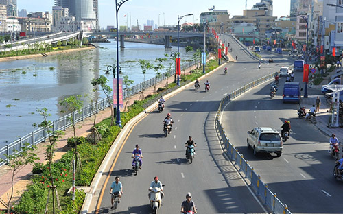 Hàng triệu chủ phương tiện xe máy tại thành phố đông dân nhất cả nước sẽ tạm thời chưa phải nộp phí sử dụng đường bộ.