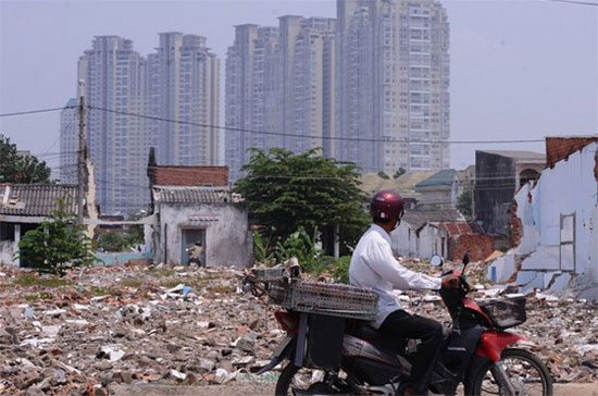Tính đến ngày 30/4/2012, tổng dư nợ bất động sản đạt 151.678 tỷ đồng.