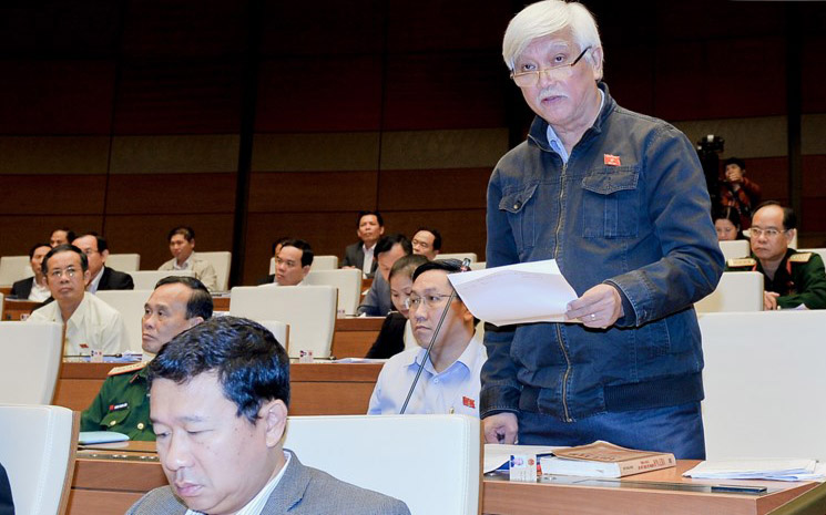 Đại biểu Dương Trung Quốc - người đã bốn nhiệm kỳ có số ghế tại nghị trường - phát biểu trước PG88 ⭐ Link trang chủ số 1 nhà cái PG88 com casino slot.<br>