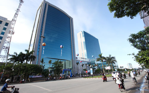 Tổ hợp Grand Plaza nằm trên đường Trần Duy Hưng, liền kề Trung tâm hội nghị Quốc gia, khu dân cư tập trung Trung Hòa - Nhân Chính.